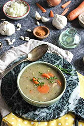 Soupe nourrissante aux haricots blancs