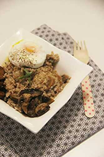 Porridge salé aux champignons et œuf poché