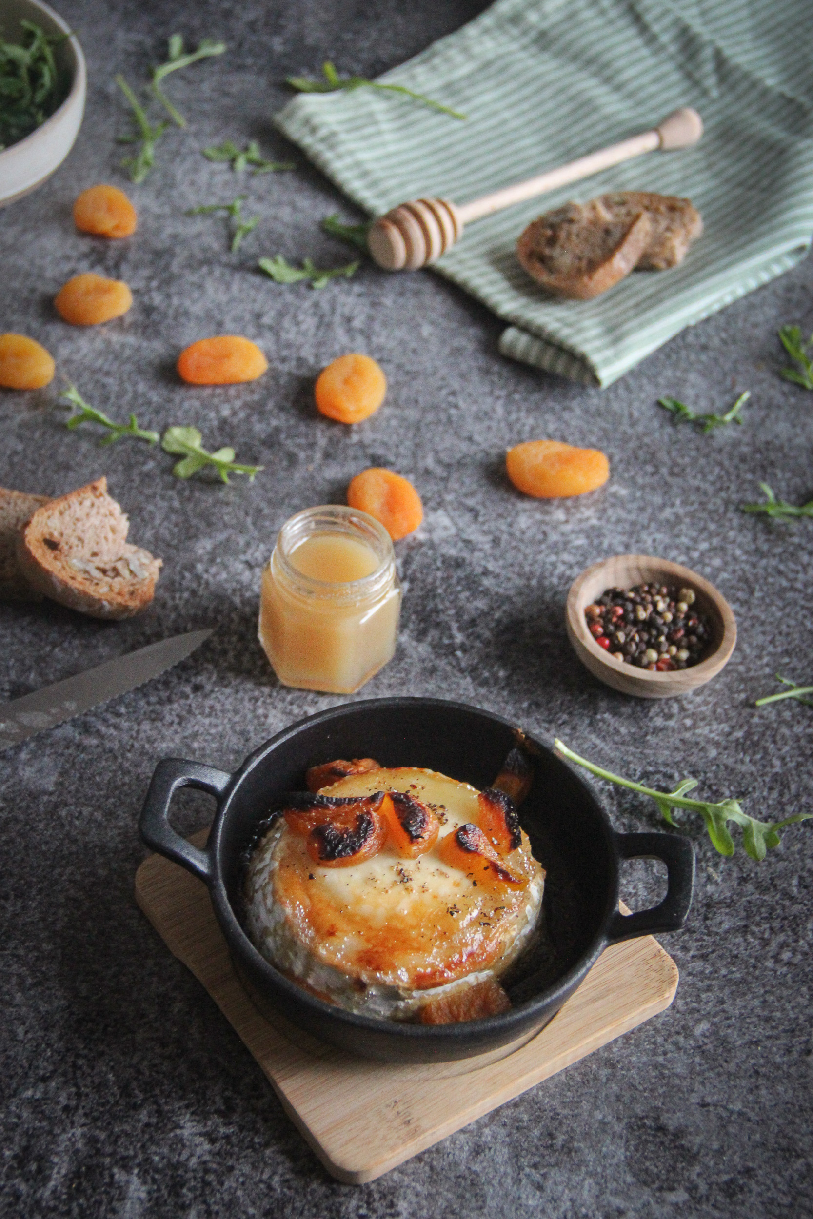 Chèvre rôti aux abricots secs
