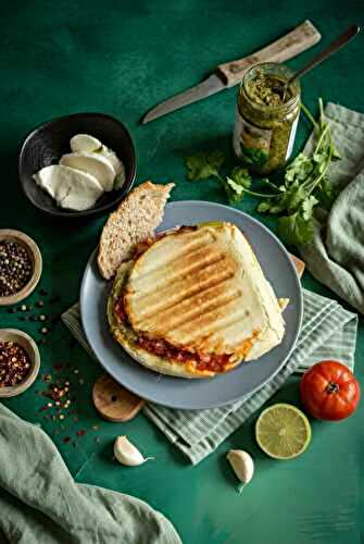 Panini tomates mozza pesto