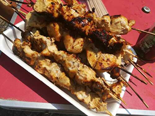 Brochettes de blancs de dinde saute saté