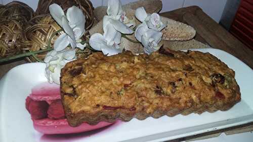 Cake salé sans œufs aux poivrons, thon, curry et tomates séchées