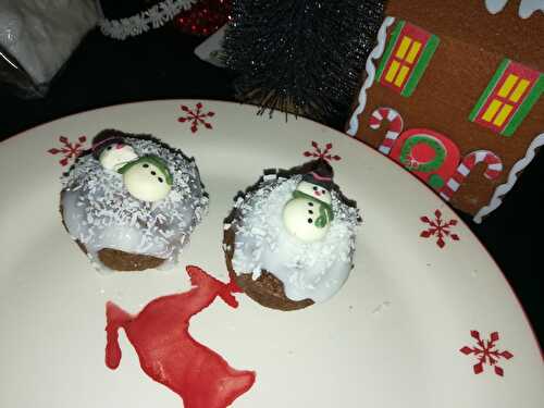 Cupcakes moelleux au chocolat enneigé et son bonhomme de neige  - Notre amour de cuisine 