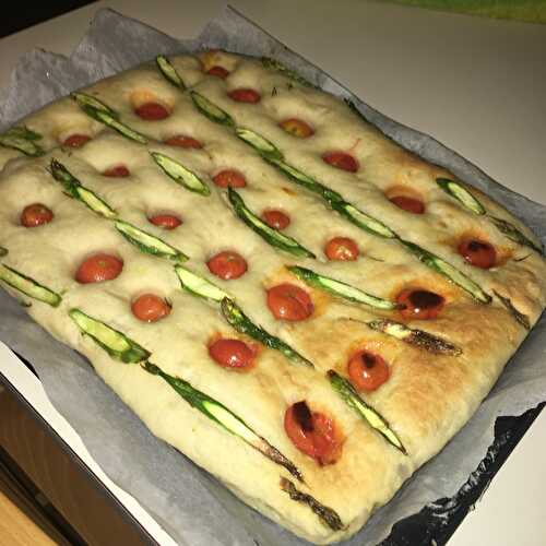 Fougasse tomates cerises asperges