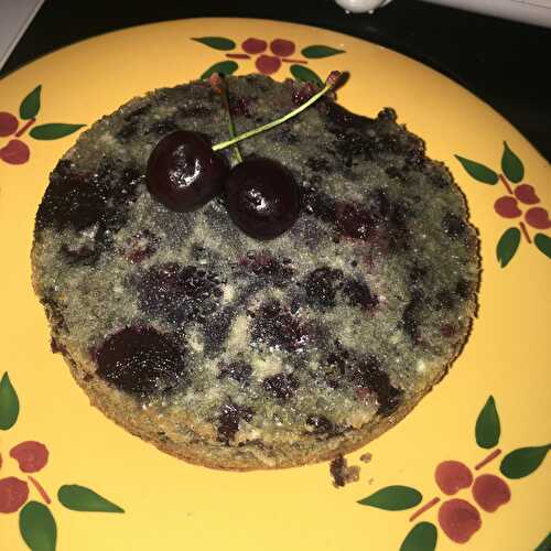 Gâteau a la mûre sauvage et aux cerises