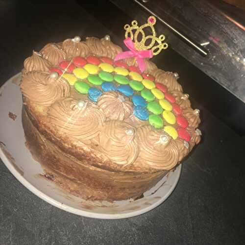 Gâteau arc en ciel kit kat et smarties avec ganache au kinder