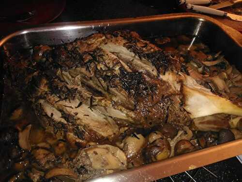 Gigot d'agneau de Noel au châtaignes et champignons sauvages