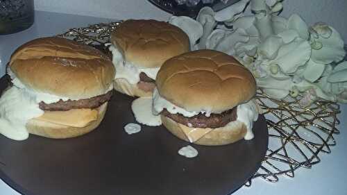 Hamburger a la sauce au babybel