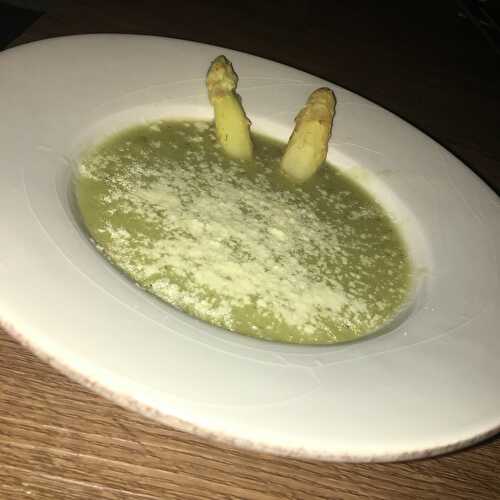 Ingrédients: 400 gr d'asperges blanche 1 concombre avec la peau 1 pommes de terre...