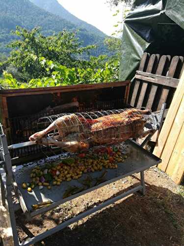 Méchoui de mouton farci a la semoule et ses petits légumes