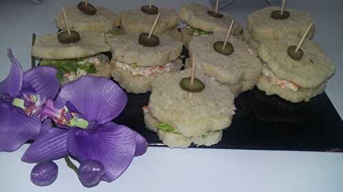 Minis sandwichs apéritifs au surimi