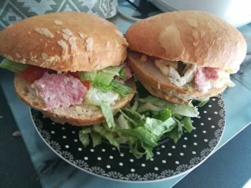 Pan bagnat au corned beef