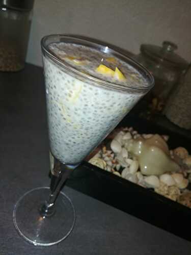 Pudding au lait de coco graine de chia et mangue