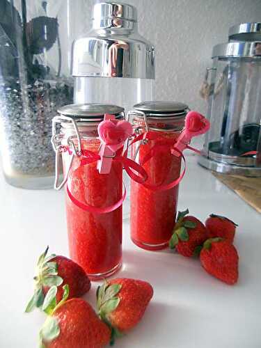 Roulé vertical au coulis de fraise mascarpone