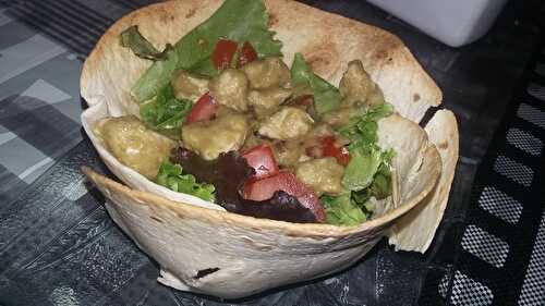 Salade de blancs de dinde au lait de coco, curry vert et citronnelle dans son saladier wrap - Notre amour de cuisine 