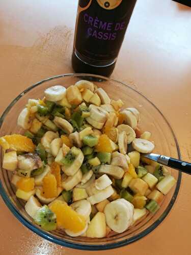 Salade de fruit a la crème de cassis