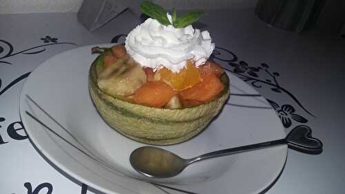 Salade de fruits dans sa coupe de melon - Notre amour de cuisine 