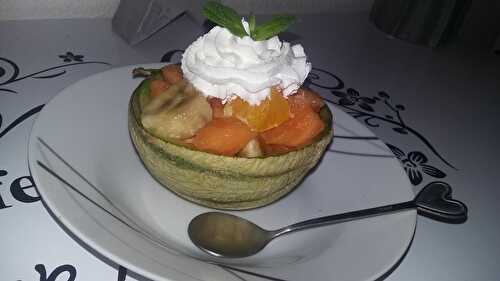 Salade de fruits dans sa coupe de melon