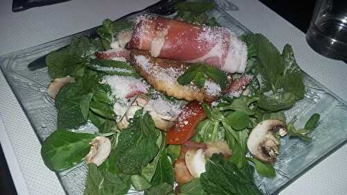 Salade italienne et son sablè au parmesan et son involtini