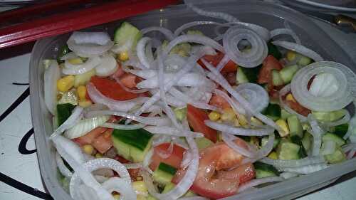 Salade pique nique aux oignons nouveau et crudités