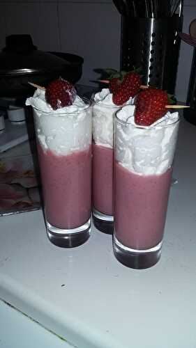 Smoothie fraise au lait de coco