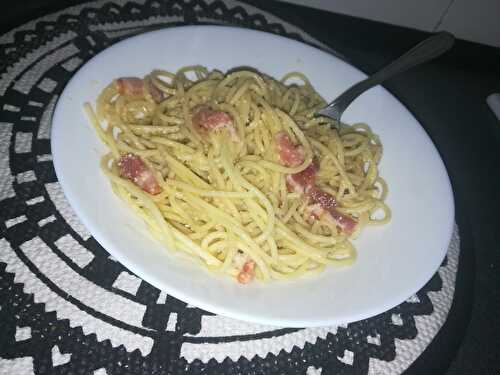Spaghettis aux lardons sauce au citron et au parmesan