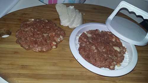 Steaks hachés au parmesan et a la mozzarella