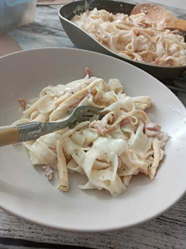 Tagliatelles de riz a la carbonara d'encornet