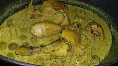 Tajine de poulet a la crème et aux citrons confit et aux olives