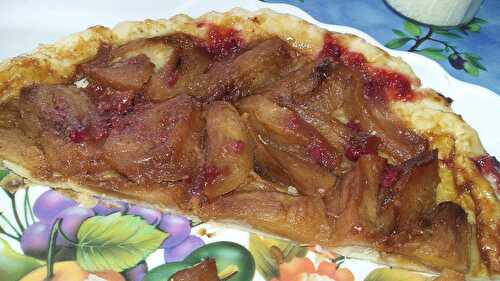 Tarte aux pommes et a la confiture de framboise