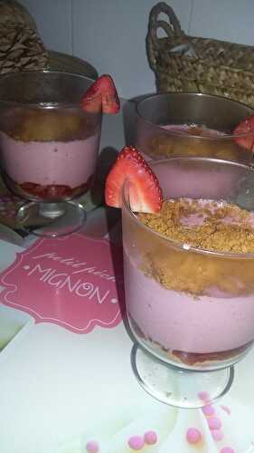 Verrine mousse de fraise express au spéculoos