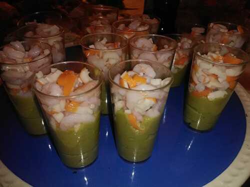 Verrines avocat crevettes surimis