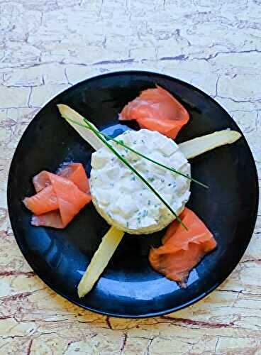 Salade d’asperges blanches au raifort et truite fumée