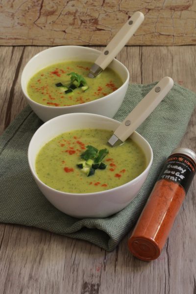 Velouté de courgettes au curry rouge