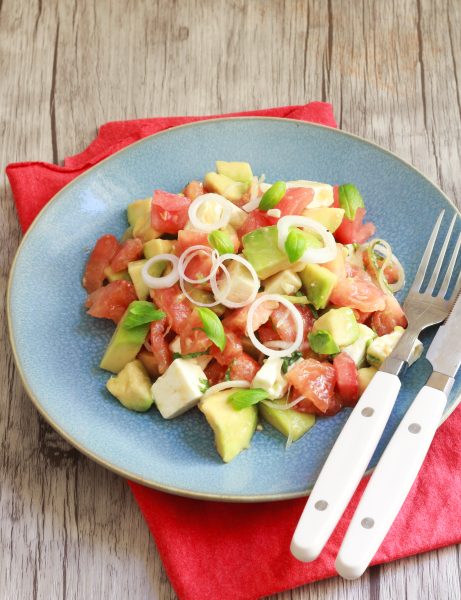 Salade de tomates avocat et feta