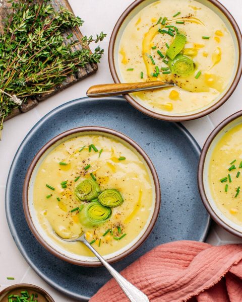 Velouté de poireaux et pommes de terre au thym