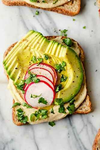 Avocado toast à l’houmous