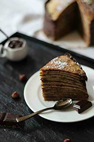 Gâteau de crêpes au chocolat et noisettes