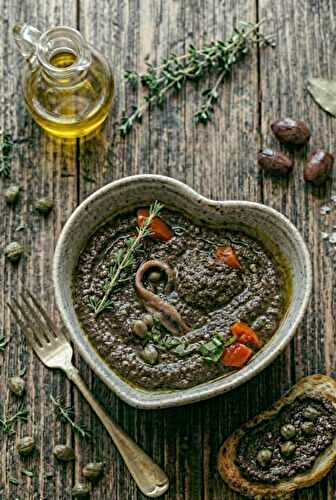 Tapenade noire maison au mortier : une fois que vous l'aurez goûtée, vous n'en achèterez plus jamais