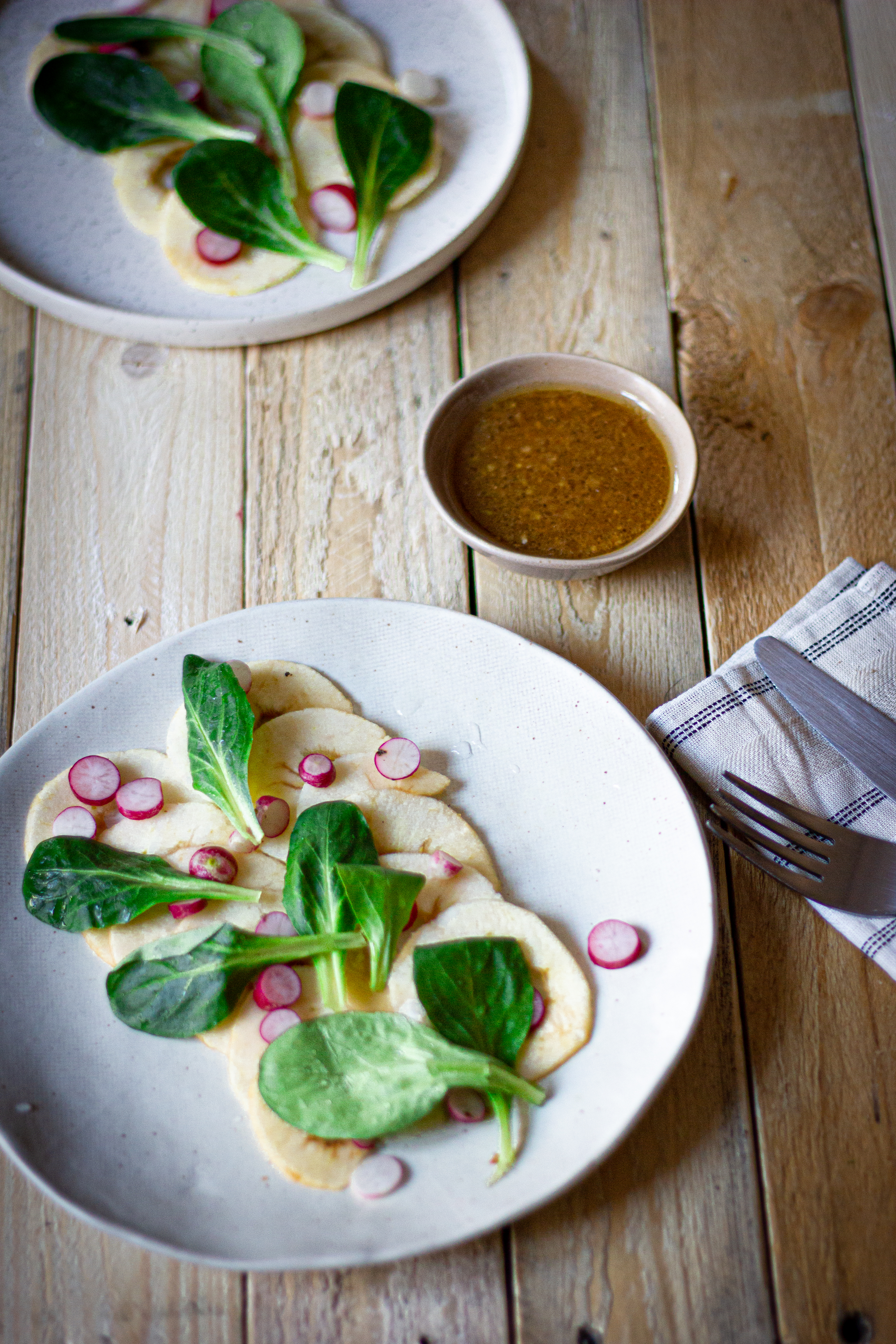 Carpaccio de pomme, sauce au gingembre