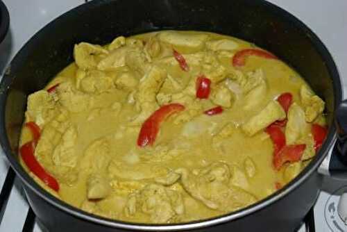 Poulet Au Curry Jaune Et A l'Ananas