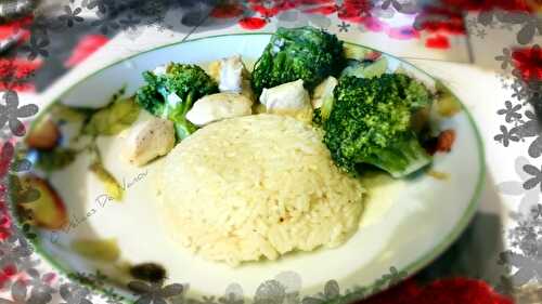 Poulet Sauce Bouillon Au Riz Basmati & Brocolis