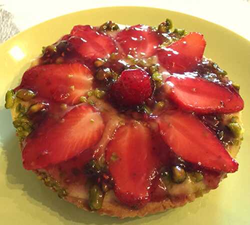 Tartelette Aux Guariguettes & Pistaches & Son Nappage De Fraise/Basilic