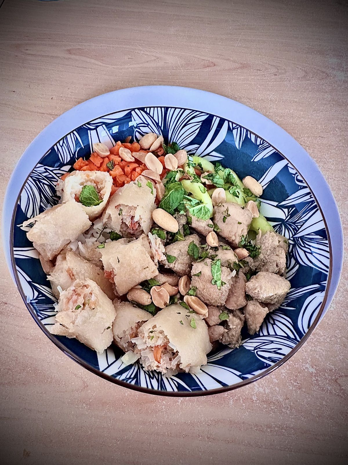 Bò bún vietnamien au poulet & nems