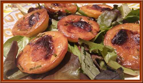 Bouchées au Chavignol, miel et ciboulette