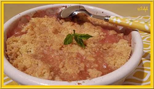 Crumble aux pêches de vigne