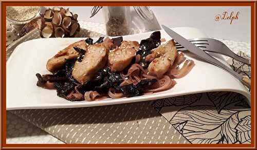 Filets de poulet aux champignons noirs et tagliatelles de riz