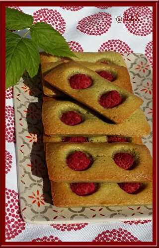 Financiers au thé matcha et framboises