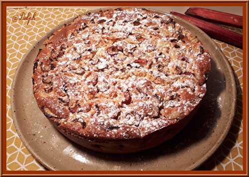 Gâteau moelleux à la rhubarbe