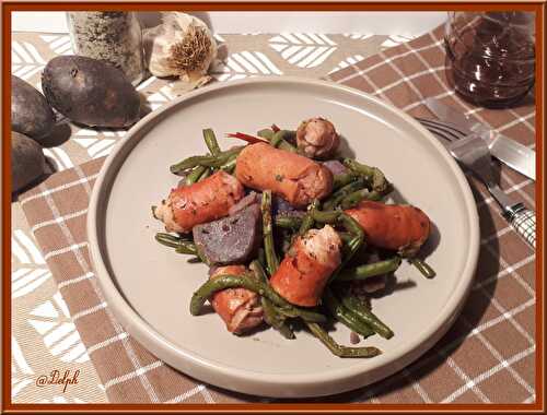 Poêlée de pommes de terre, haricots verts et saucisses de Strasbourg